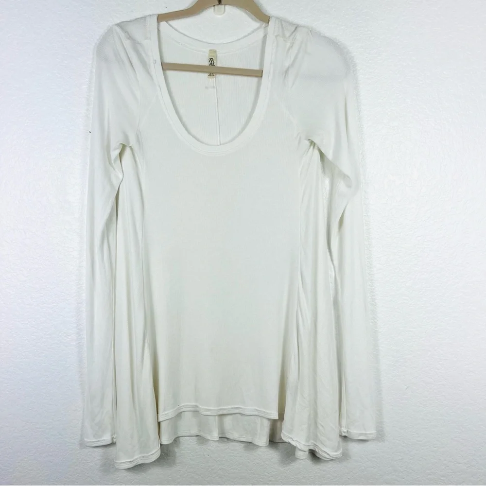 Free people long sleeve top in white color size S